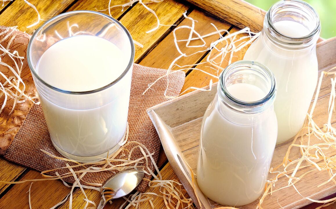 Le kéfir est une boisson saine au lait fermenté pour perdre du poids