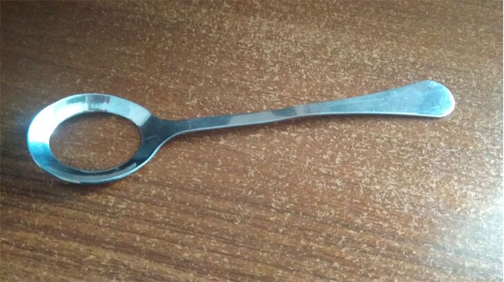 Une cuillère troublée